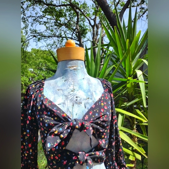 NWT🔥Anthropologie's Olivaceous Floral Off Shoulder Rayon Tie Blouse❤️Size M - Picture 2 of 14